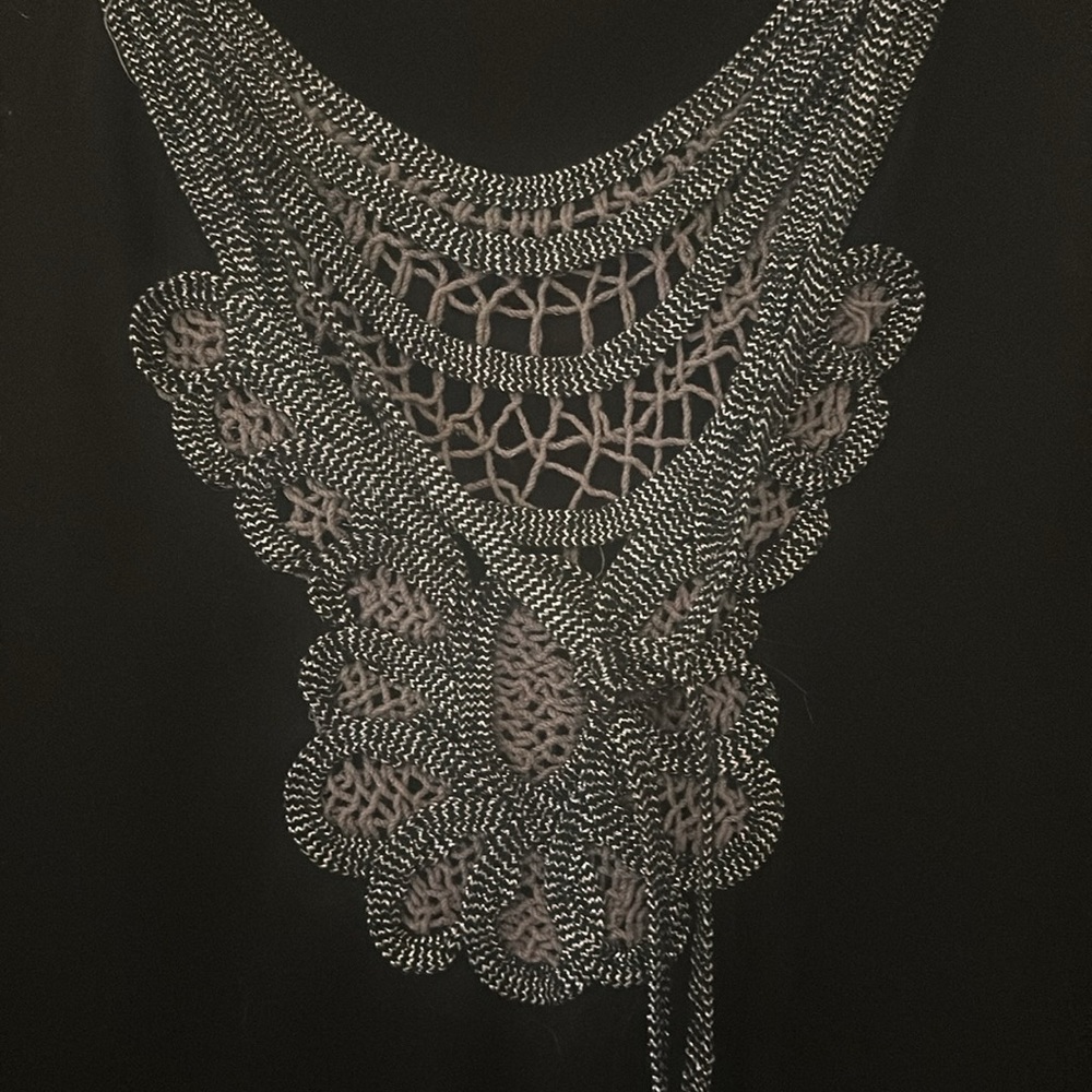 Women’s top - Picture 2 of 3